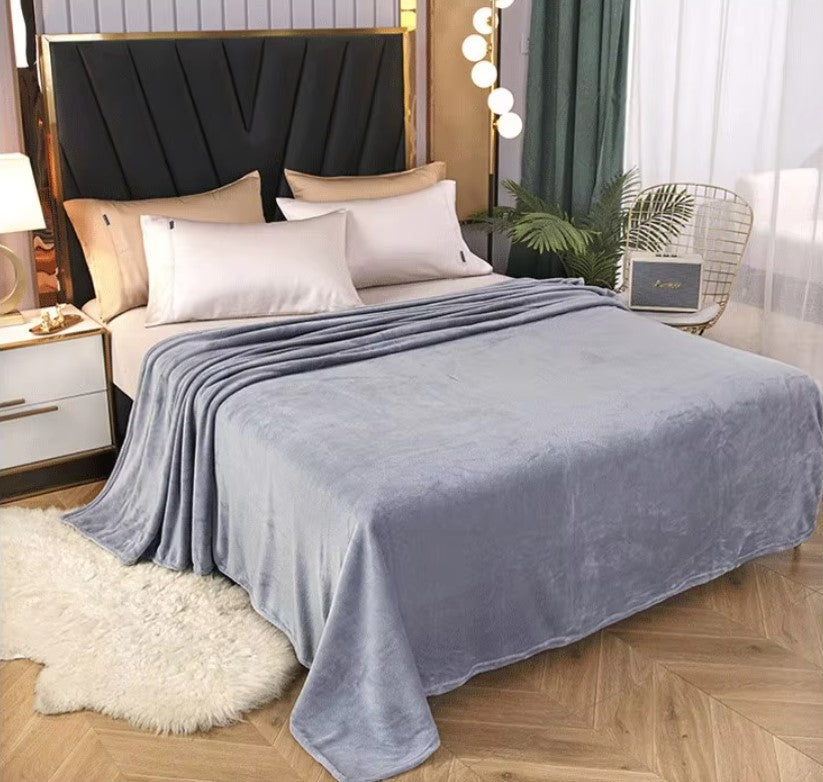 Super Soft Fleece Blanket - Ideal for Any Season