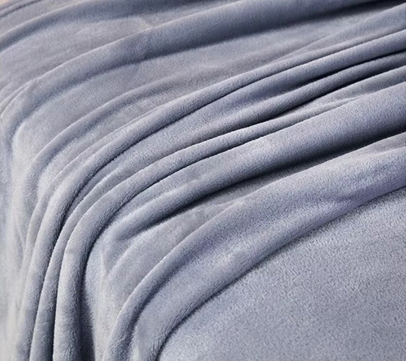 Super Soft Fleece Blanket - Ideal for Any Season