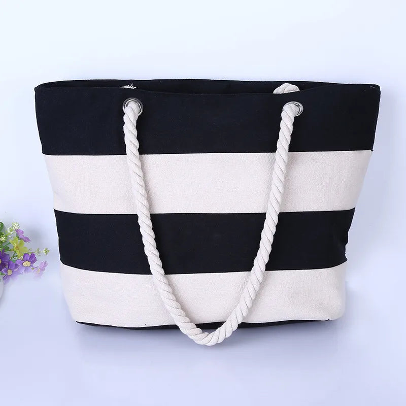 Classic canvas tote with zipper