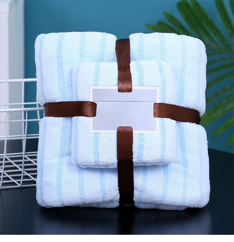 Conjunto de dos piezas de toalla de baño.