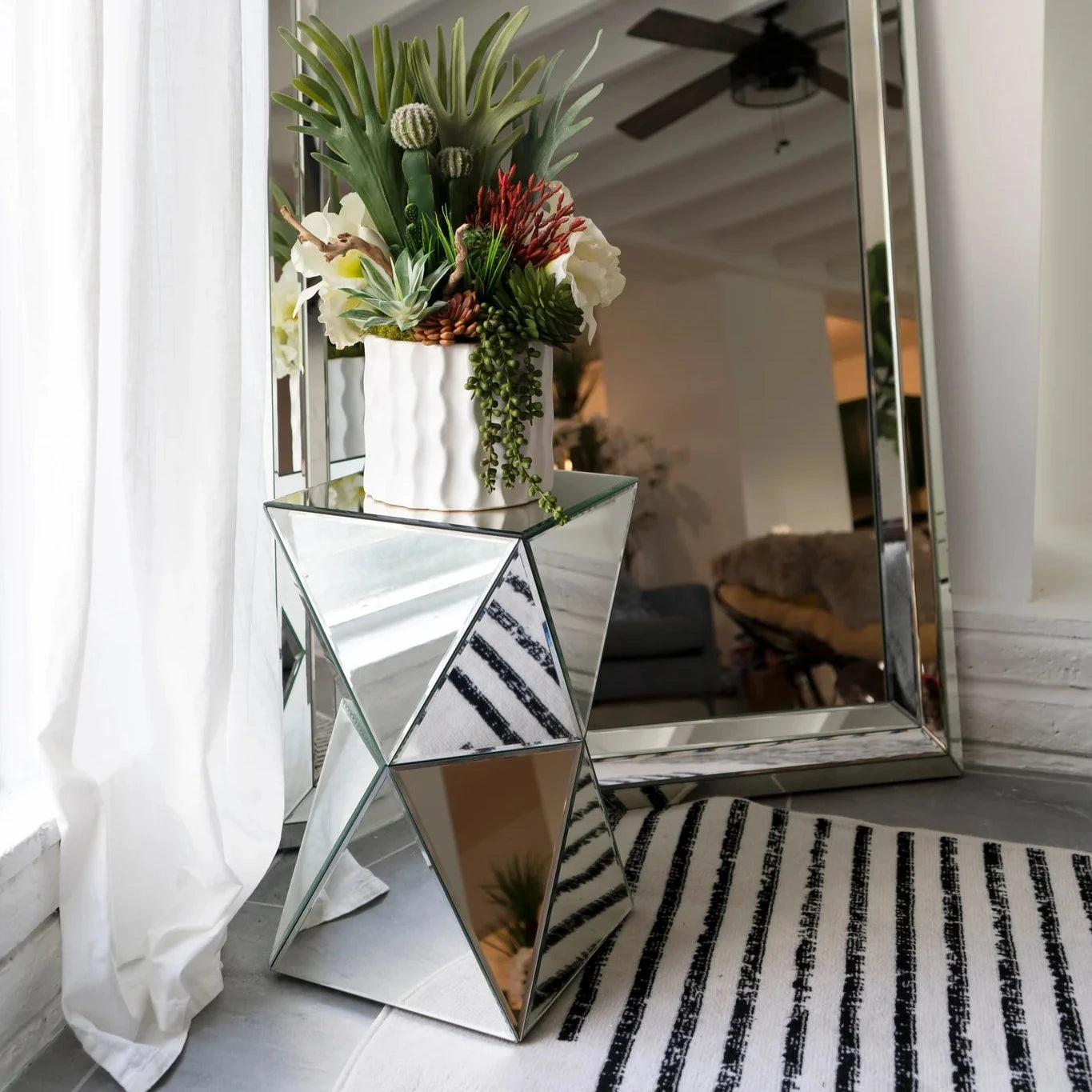 Mirrored Pedestal Table: Petite Elegance